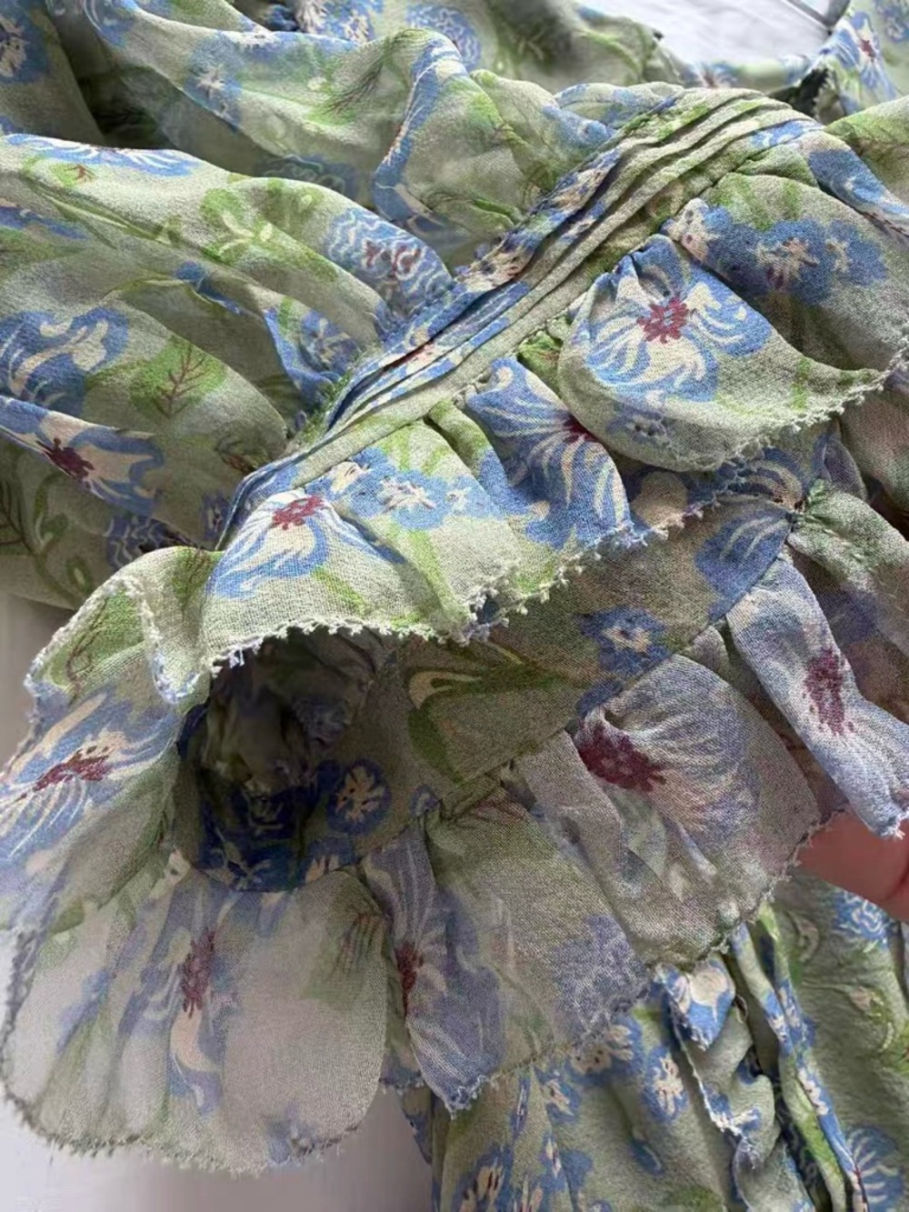 Doen Selma Top in Green Strawberry Moon Floral, S - Picture 5 of 8